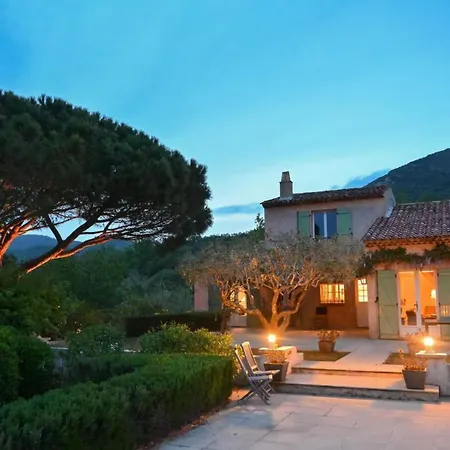 Spacious House With Wi Fi And Swimming Pool 펜션 *