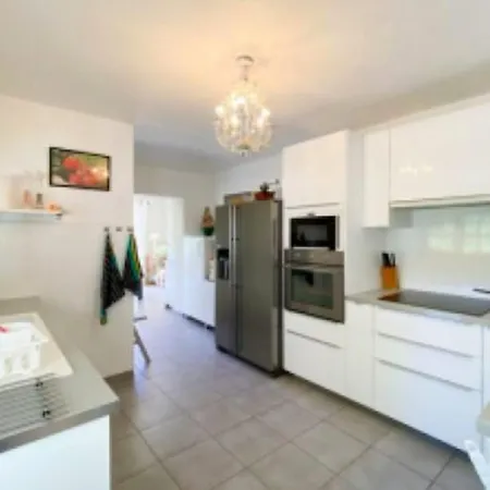 For 10 Pool 5 * Grimaud